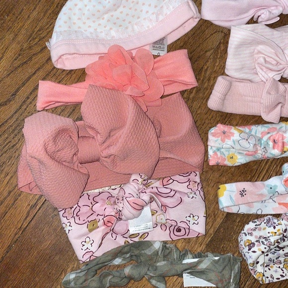 BUNDLE OF 11 MIXED BRANDS OF BABY GIRL HANDBANDS SIZE 0-6 MONTHS ALL NWOT OR EUC - Picture 2 of 5